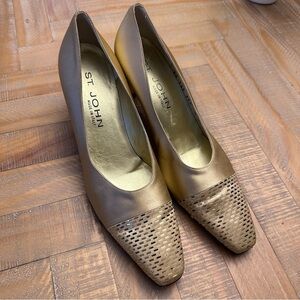 St. John Gold Satin Sequin Studded Toe Cap Heel Pumps Made in Italy Size 7.5 AA